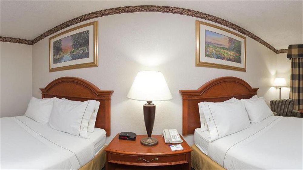 Hotel Express & By Ihg 2*