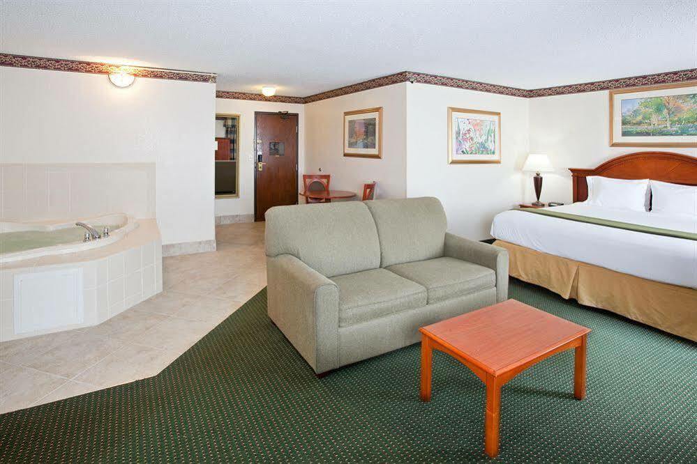 Express & By Ihg Hotel