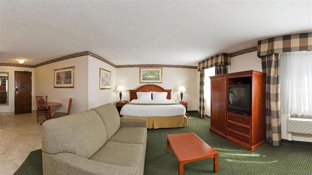 Express & By Ihg