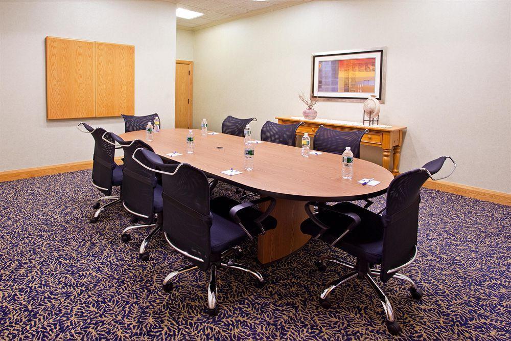 Express & By Ihg 2* Johnstown