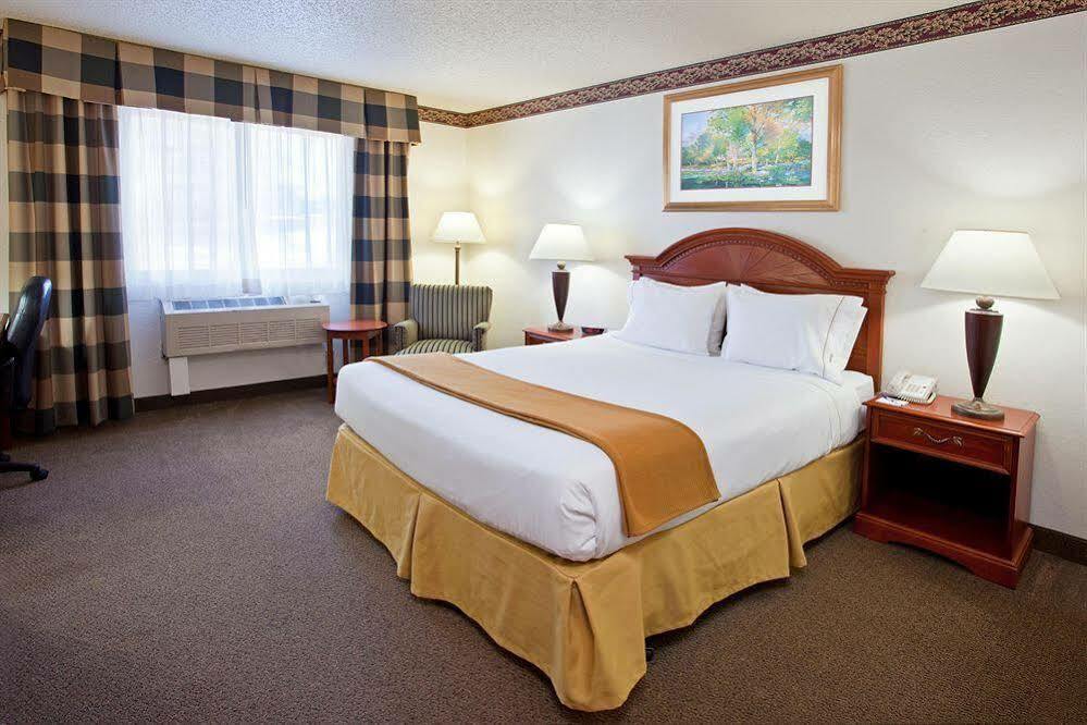 Hotel Express & By Ihg Johnstown